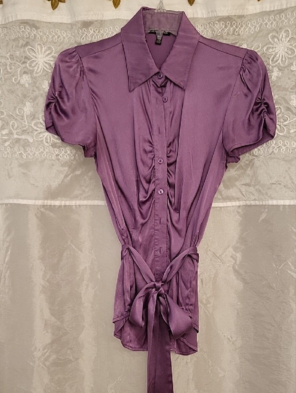Le Chateau Lilac Purple Stretch Silk Tailored Short Sleeve Blouse with Belt, M - Picture 11 of 16